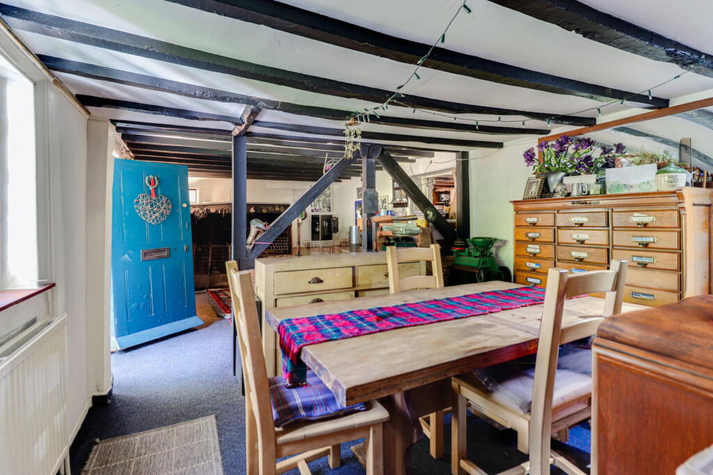House in Guildford - View 5
