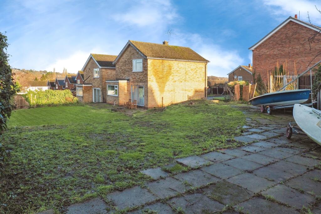Longleat Crescent, Beeston, Nottingham, Nottinghamshire, NG9 - View 2