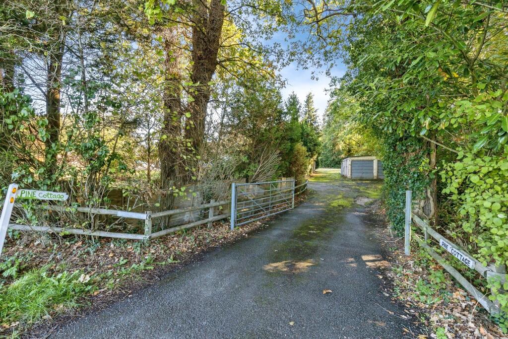 Cuckfield Road, Hurstpierpoint, Hassocks photo 2