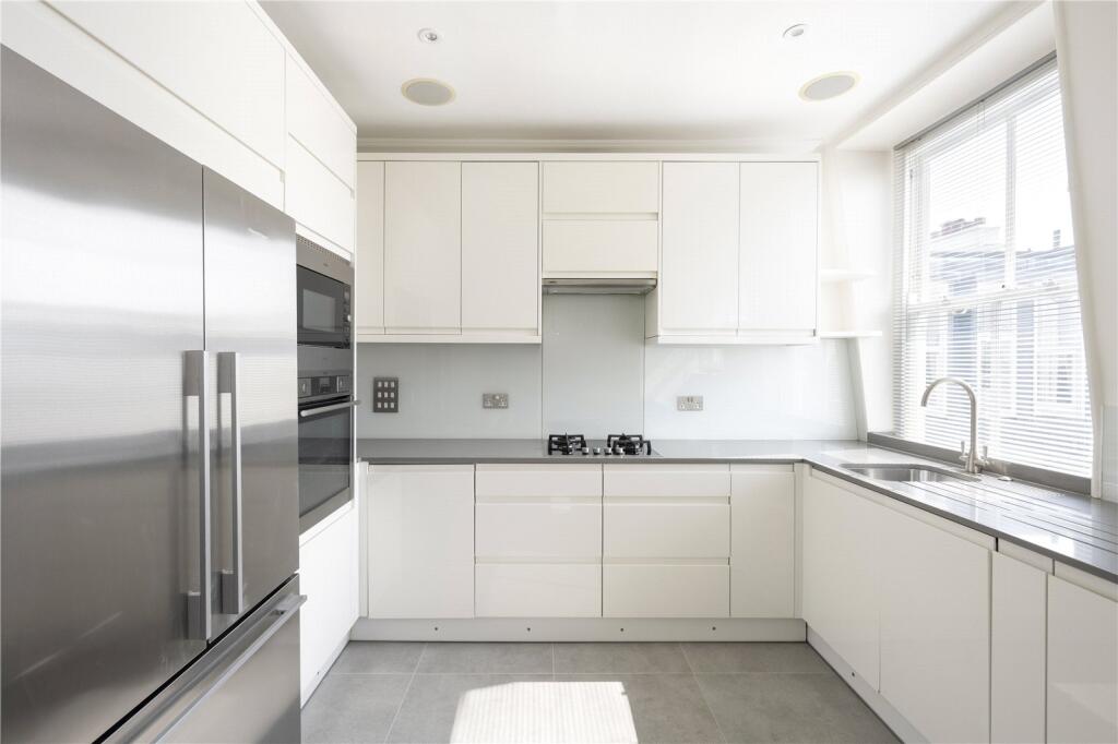 Apartment in London, City of Westminster - View 3