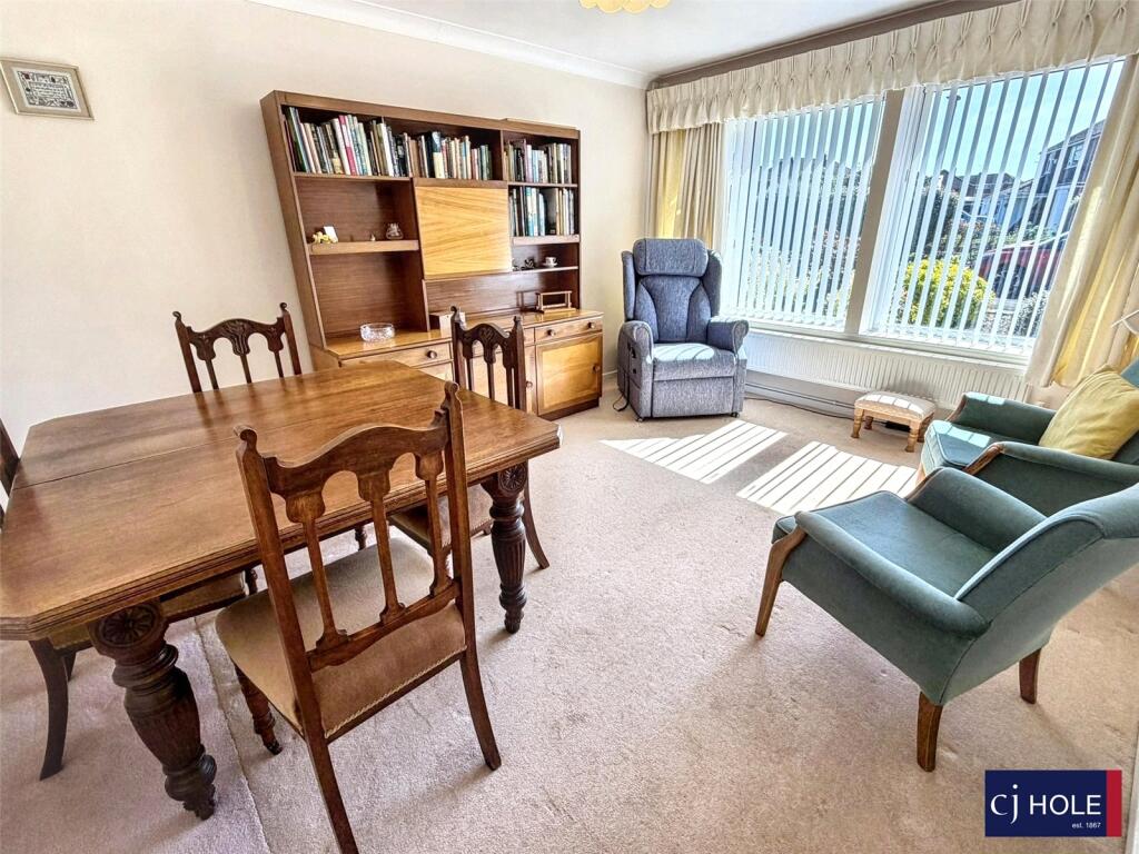 House in Gloucester, Gloucestershire - More