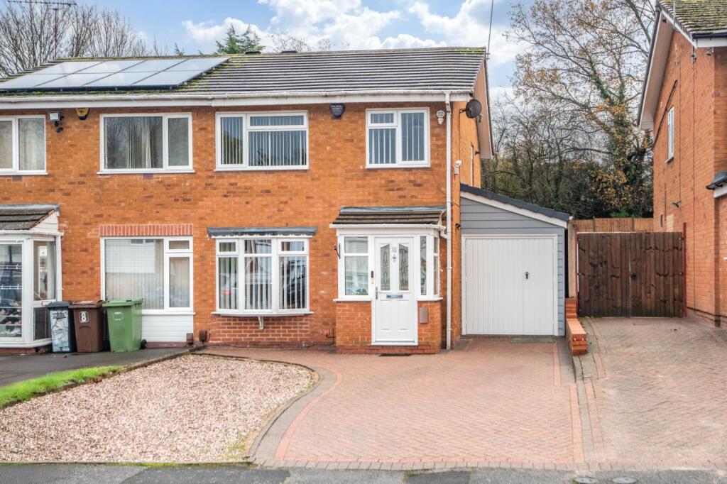 Main image of property: Snowford Close, Shirley, Solihull, West Midlands, B90