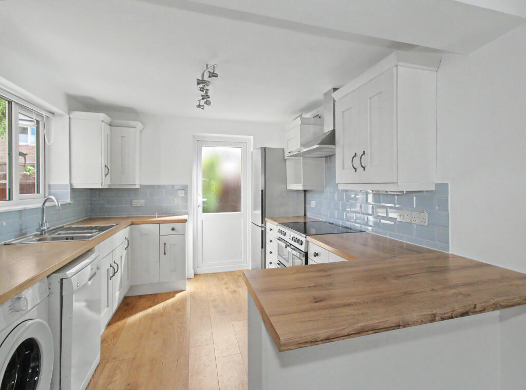 House in Kingston upon Thames - View 4