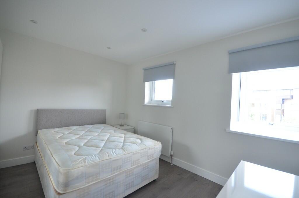 5 bedroom town house for rent
