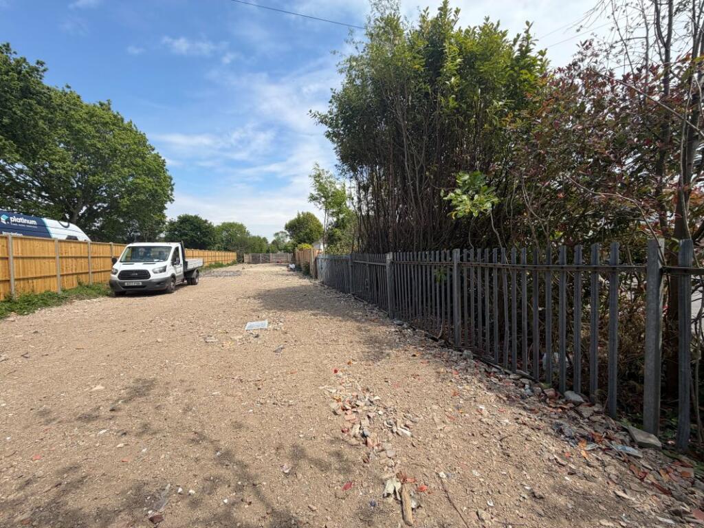 Land West and North of Greystone Avenue, Loats Lane, Bersted, West Sussex, PO21 5EA - More