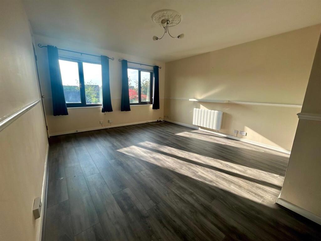 Apartment in Romford - View 5