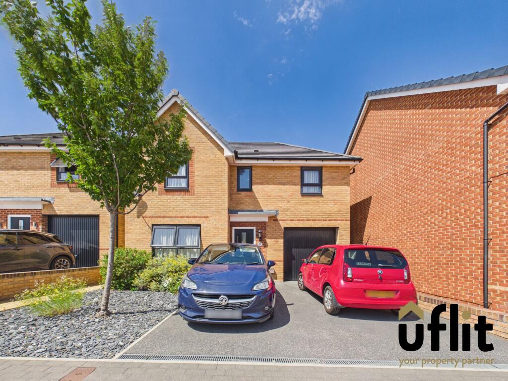 4-bed detached on Parkside Way, Waverley, Rotherham, £380,000