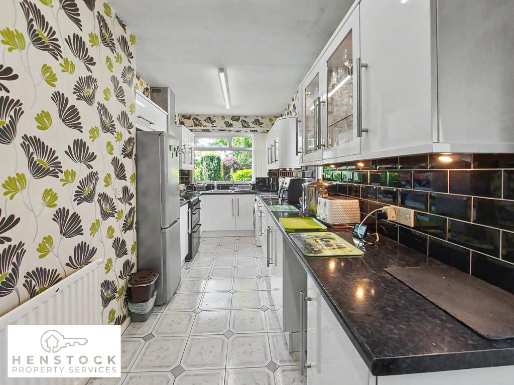 Highfield Drive, Middleton, Manchester, M24 photo 4