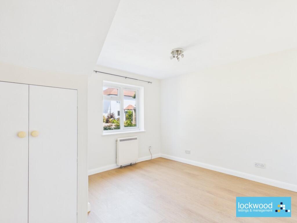 Apartment in Twickenham - View 5