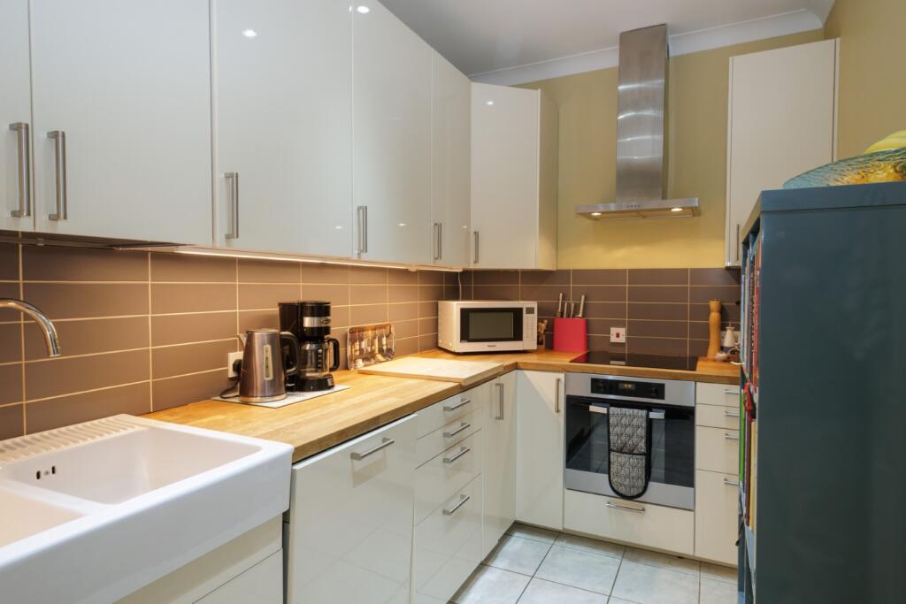 Apartment in Yeovil, Barwick - More