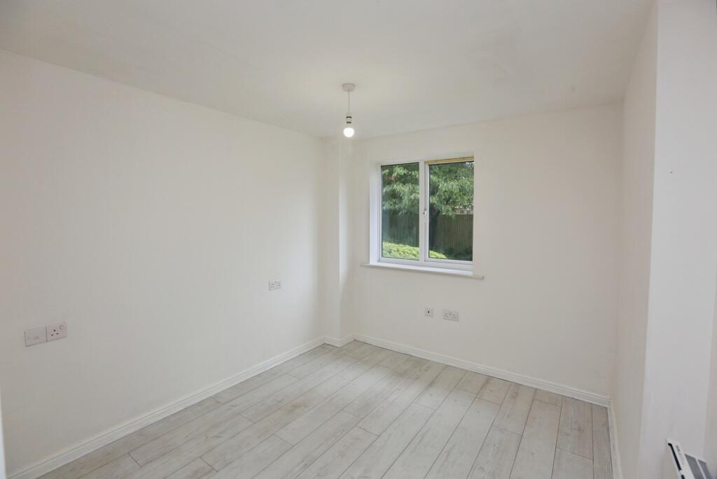 Apartment in Southampton - View 5