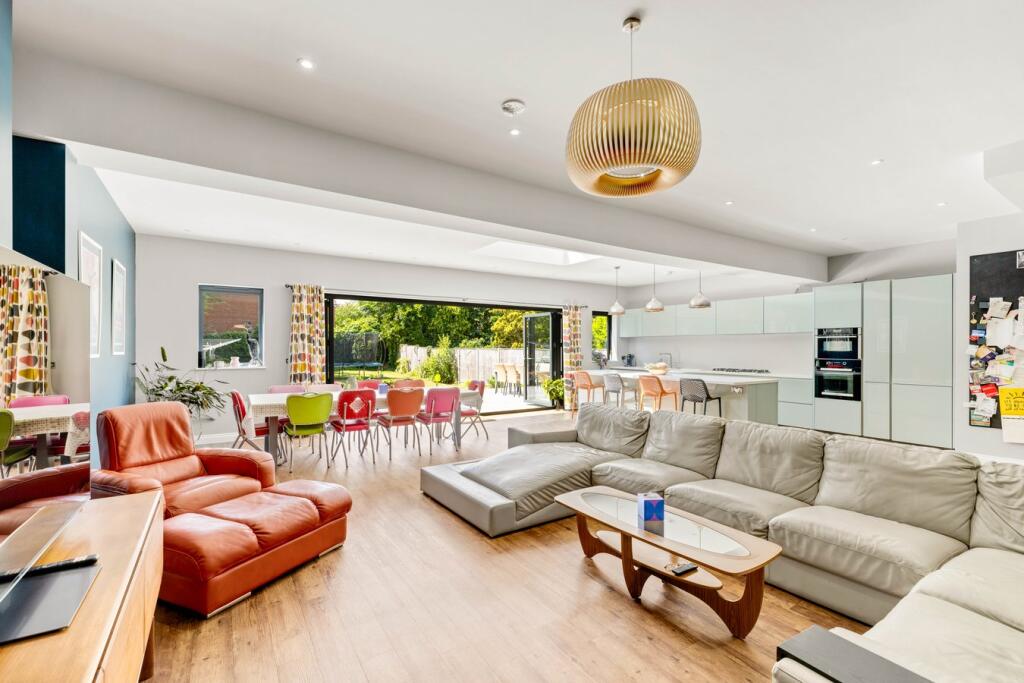 House in Folkestone, Morehall - View 2