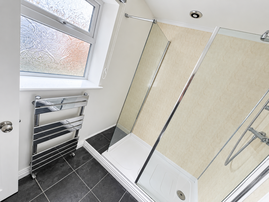 House in Stoke-on-Trent - View 5