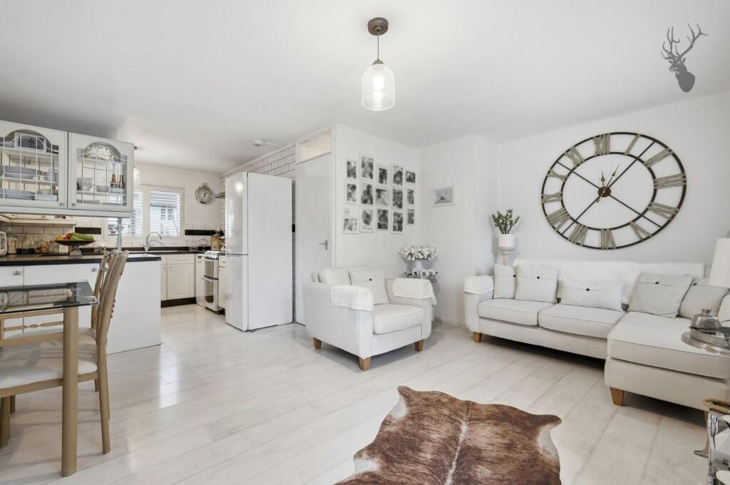 Ongar Road, Abridge, RM4 photo 3