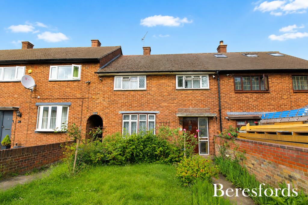 Main image of property: Swindon Lane, RM3