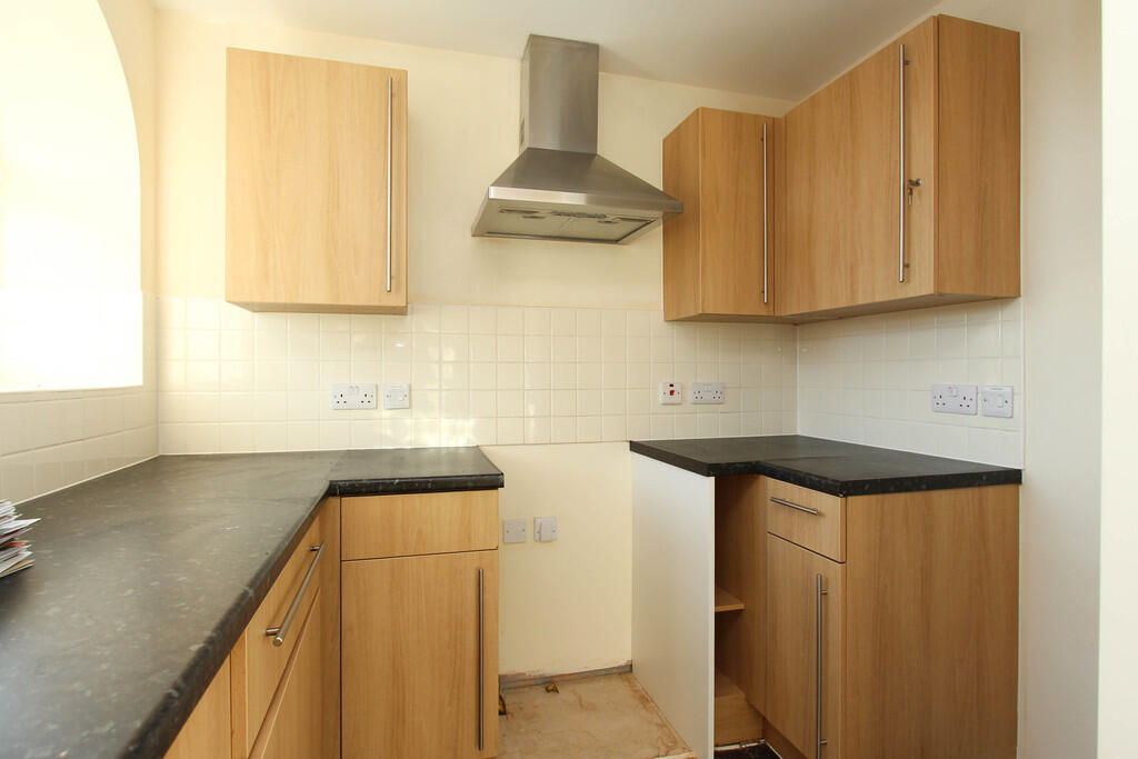 Wellingborough Road, Finedon - View 4