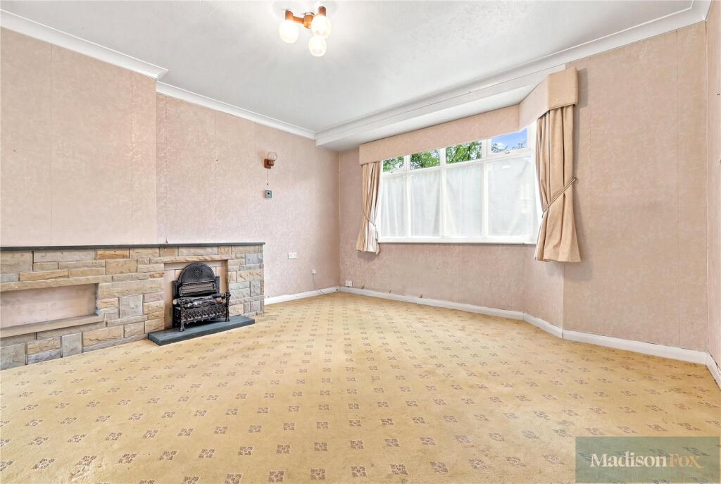 House in Epping Forest, Grange Hill, Chigwell - View 4