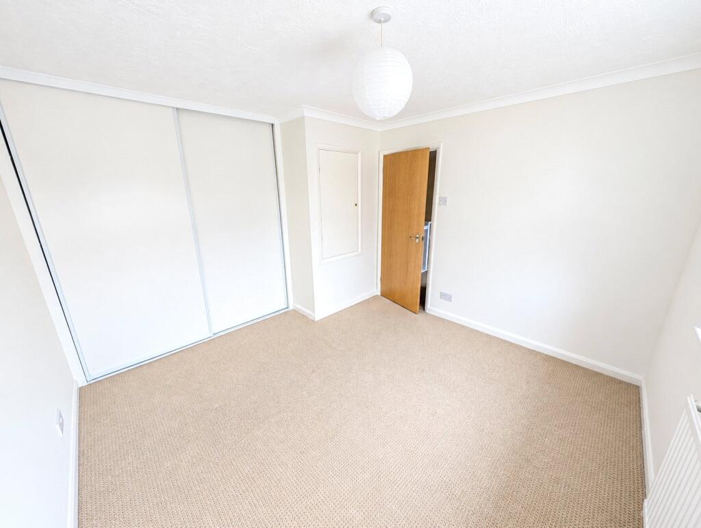 House in Binfield, Bracknell Forest - View 5