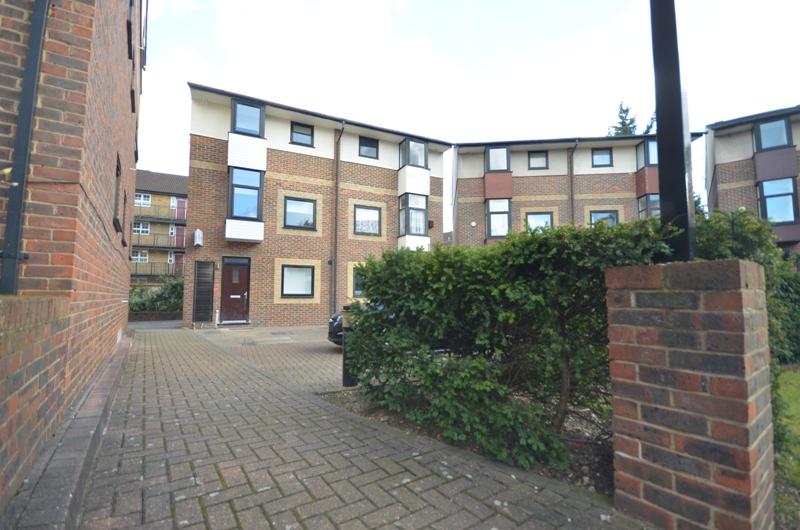 Main image of property: Barnfield Place, London, E14
