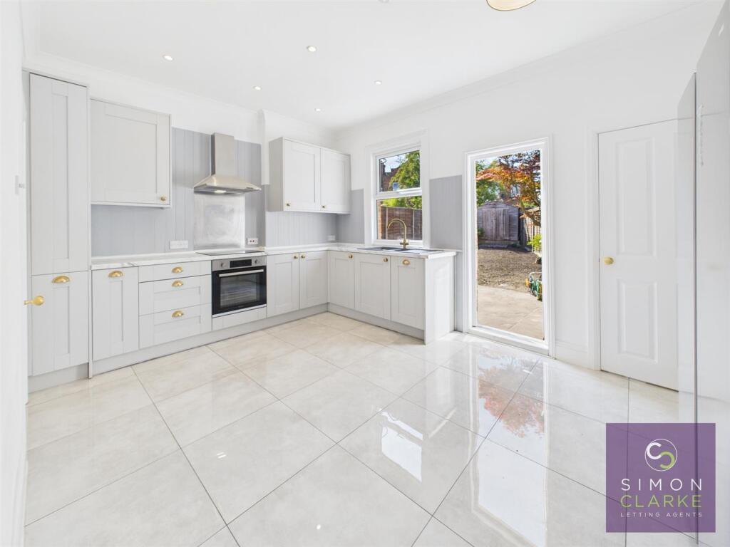 Main image of property: Middle Road, East Barnet, EN4
