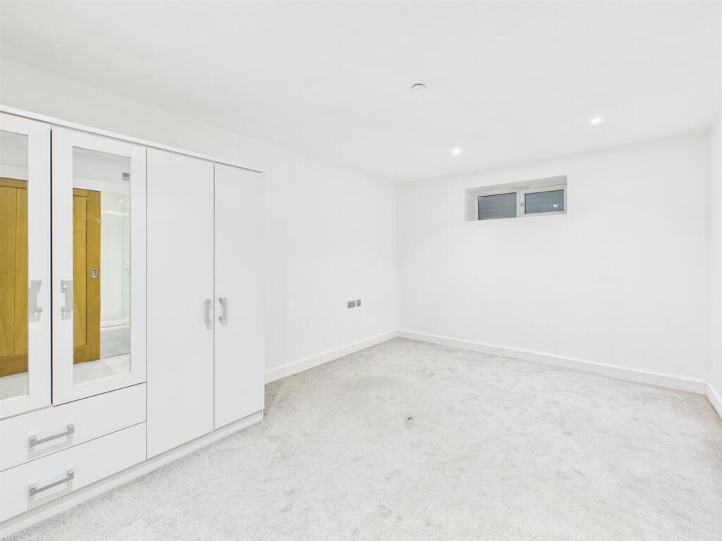 Apartment in Coventry - View 5