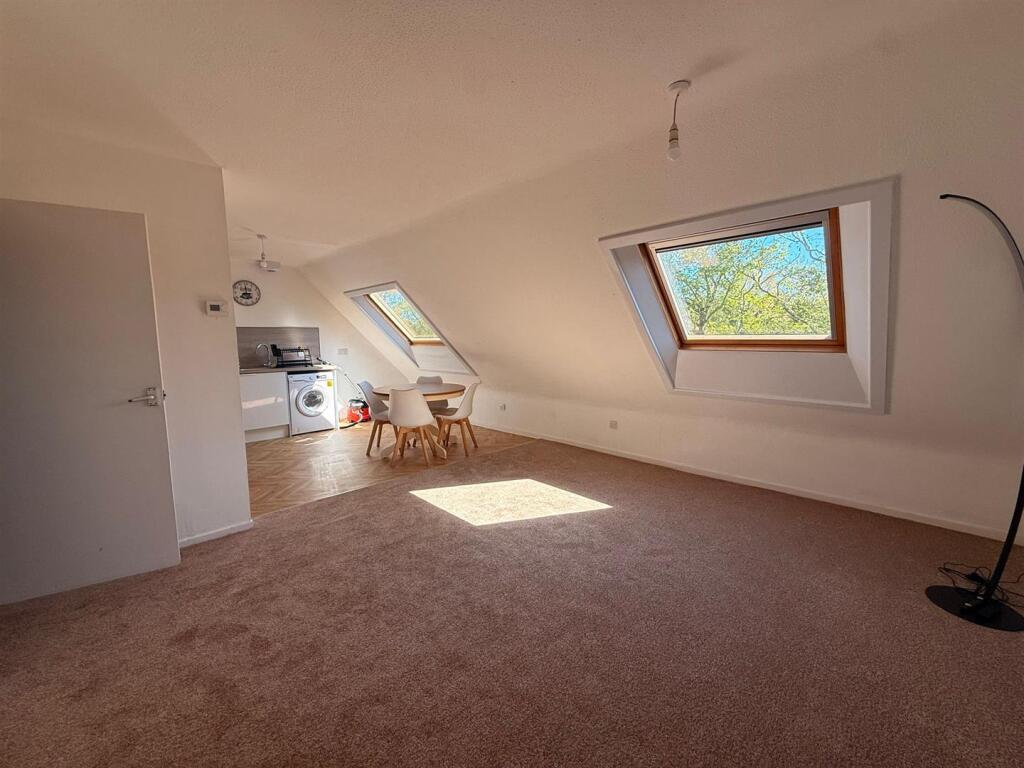 Apartment in Preston, Tanterton, Ingol and Tanterton - More