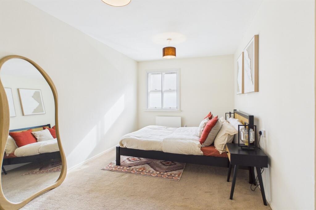 Apartment in London - More