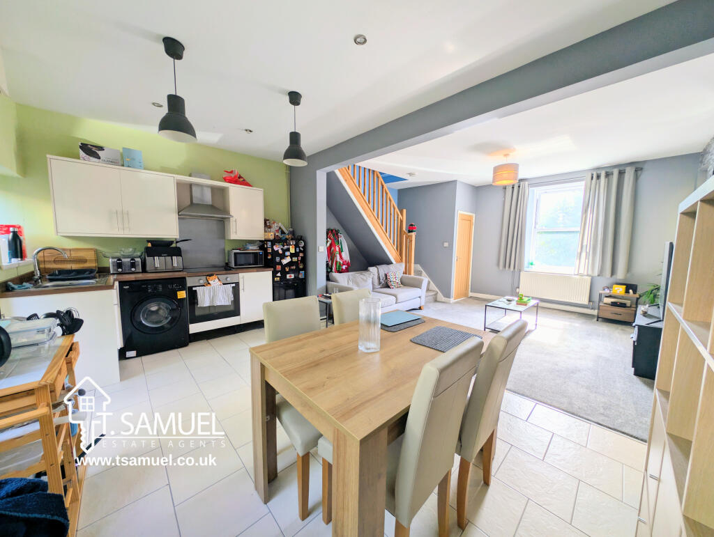 House in Cardiff, Mountain Ash East - View 3