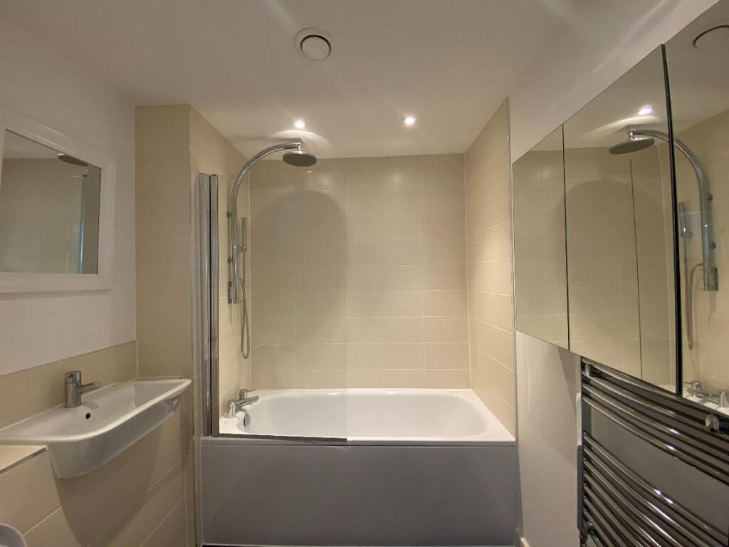 Apartment in London - More