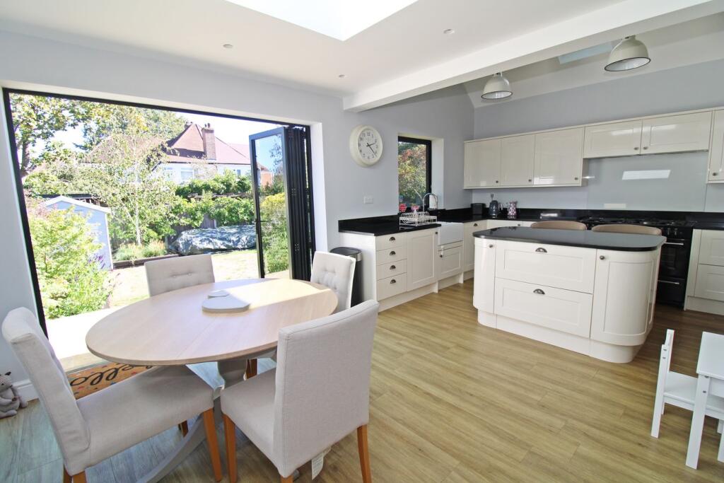 Bourne Vale, Hayes, Bromley, BR2 photo 4