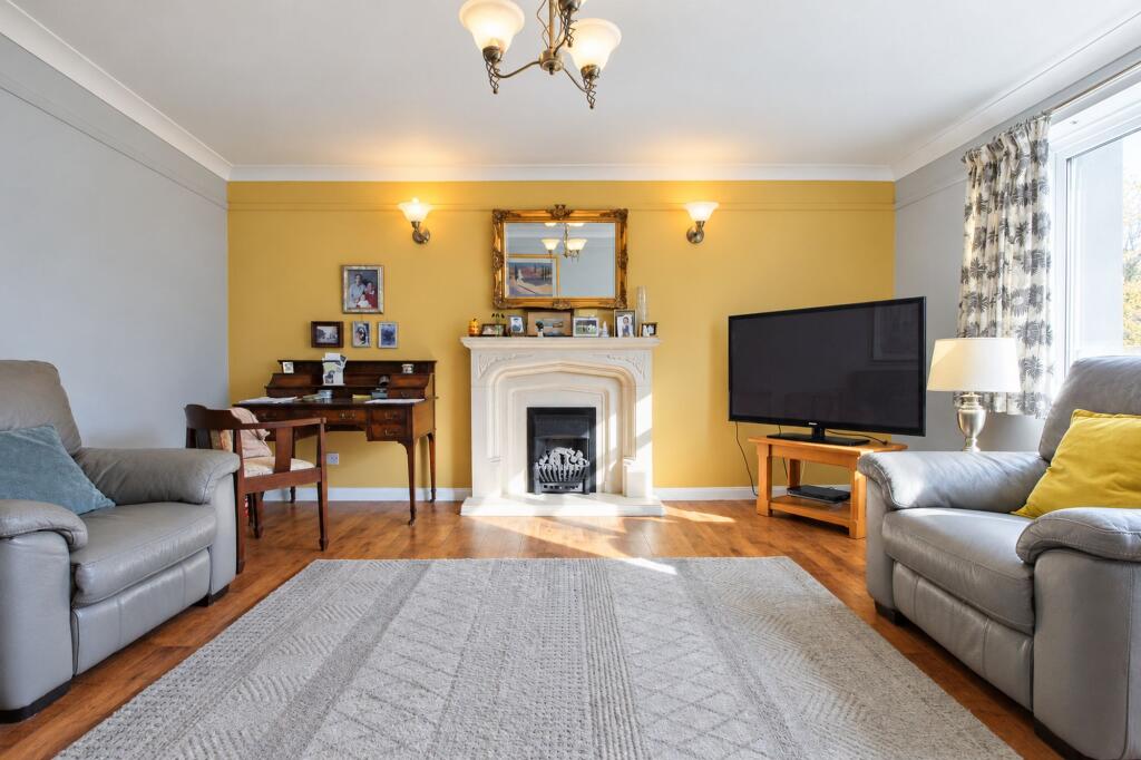 House in Redhill - View 4