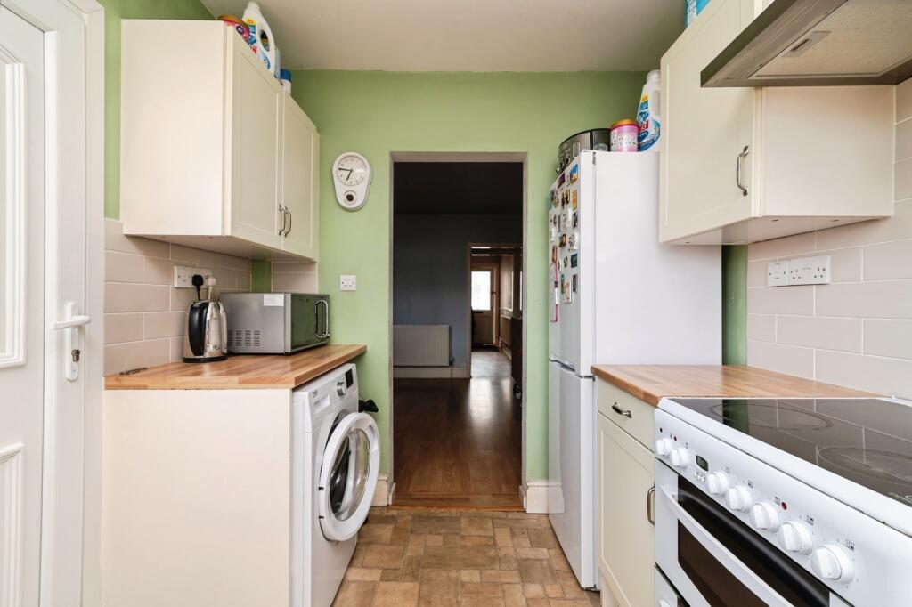 House in Gedling, Nottinghamshire - View 4