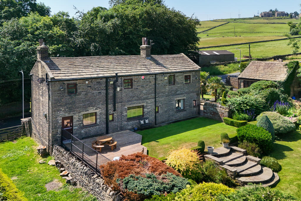 Lane Side, Queensbury, Bradford, West Yorkshire, BD13 - View 5