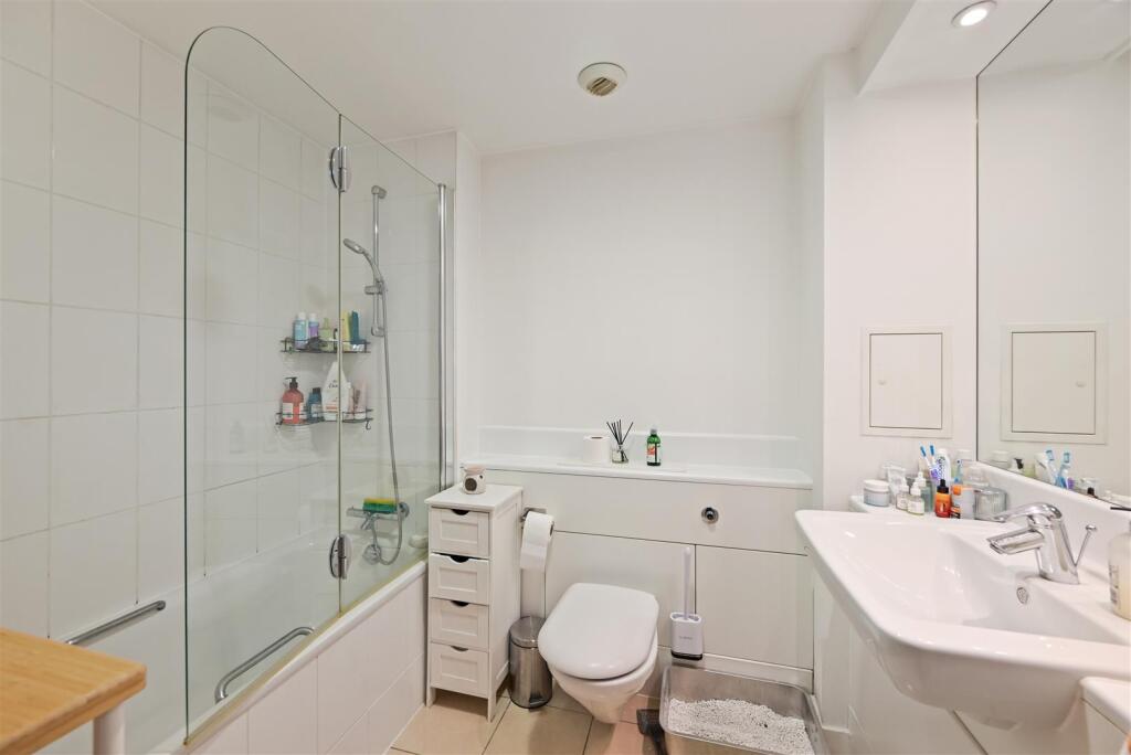 Apartment in London - More