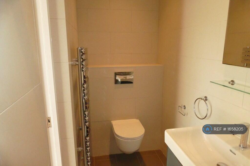 2 bedroom maisonette for rent