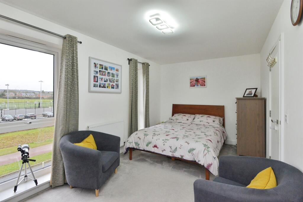 Burney Drive, Glebe Farm, Milton Keynes photo 3