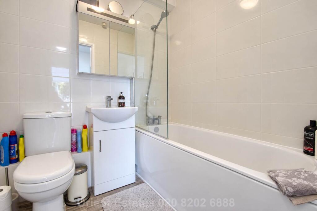 Apartment in London - View 5