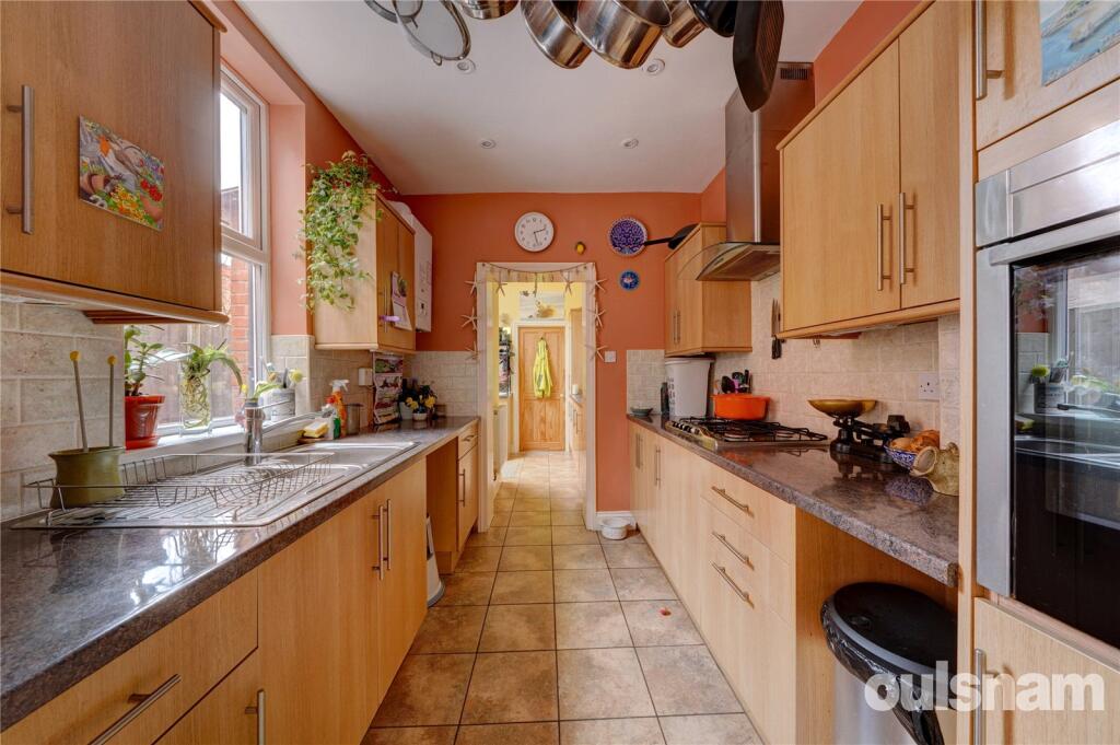 House in Birmingham, Cotteridge - More