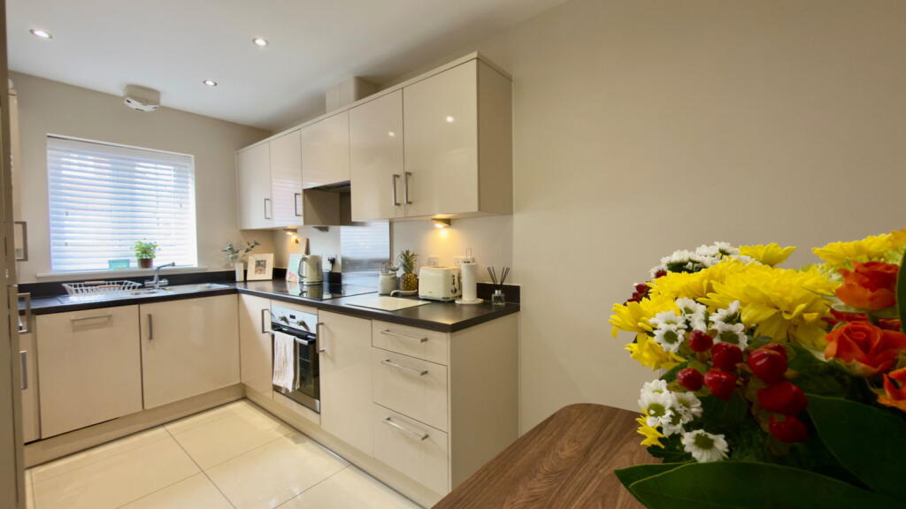 Holly Blue Drive, Iwade, Sittingbourne, ME9 8WN photo 3