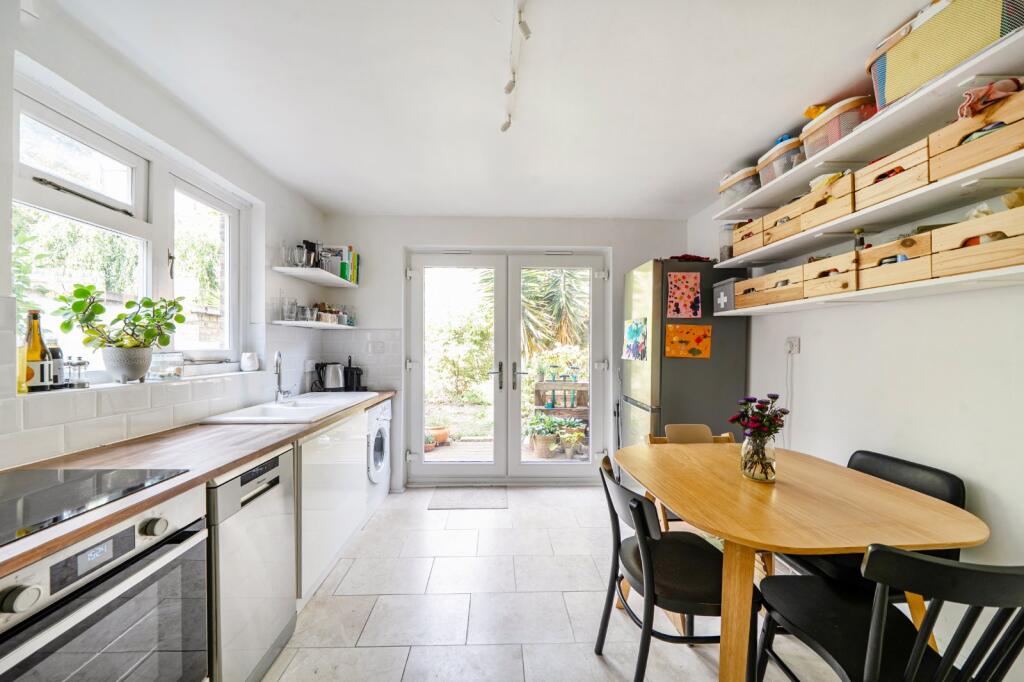Apartment in London - View 4