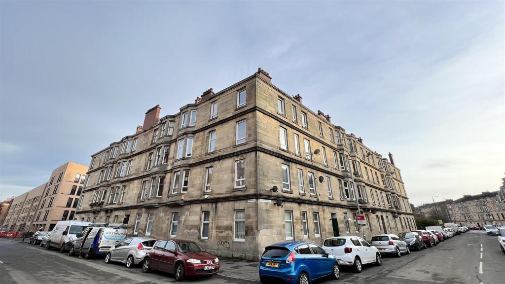 Main image of property: 82 Prince Edward Street, Glasgow, G42 8LY