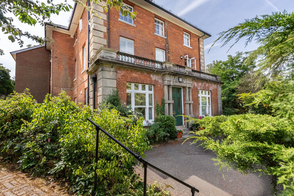 Main image of property: Rose Hill, Dorking - OVER 55's GROUND FLOOR APARTMENT