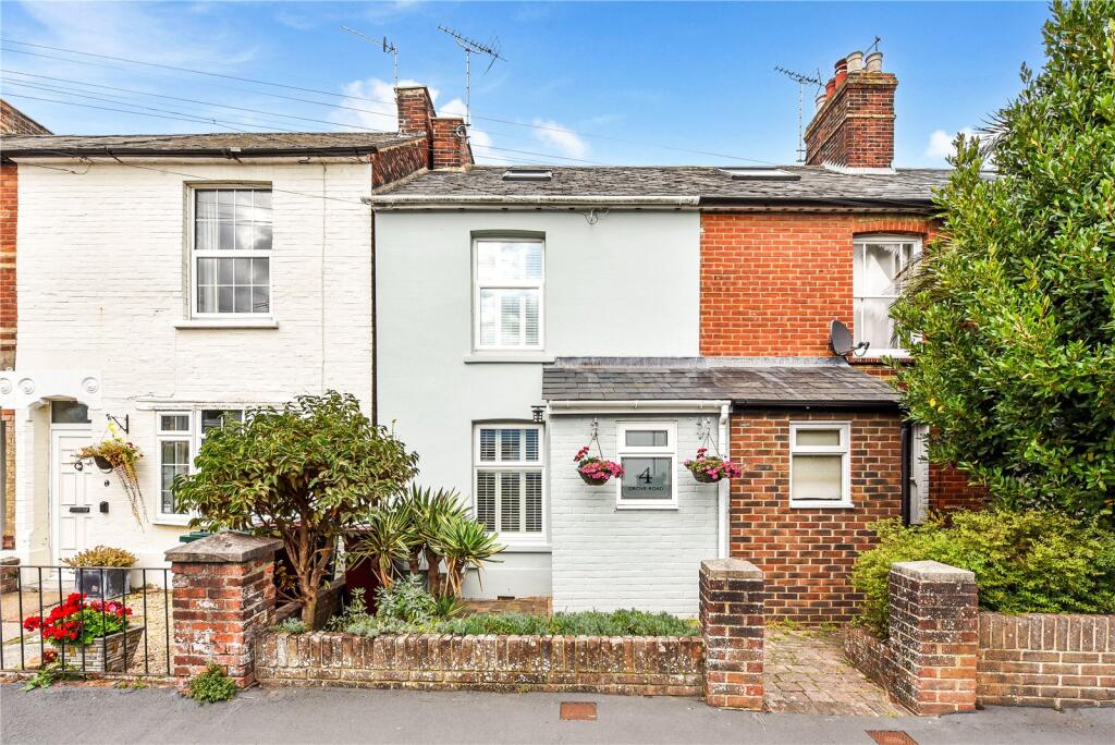 3-bed terraced on Grove Road, Chichester, West Sussex, PO19, £475,000