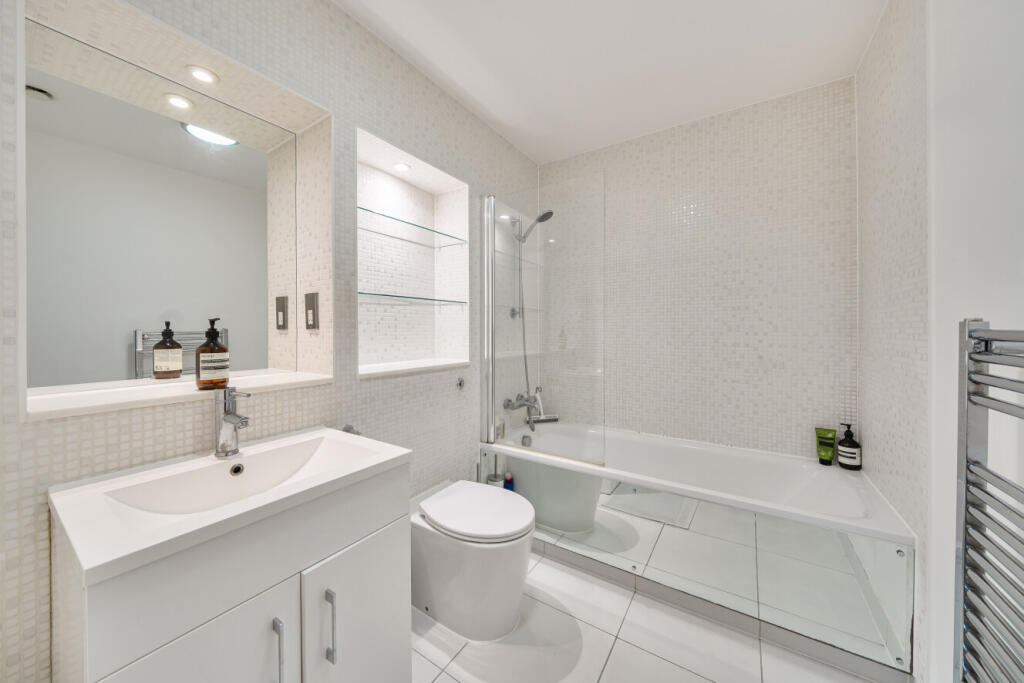 Apartment in London - More