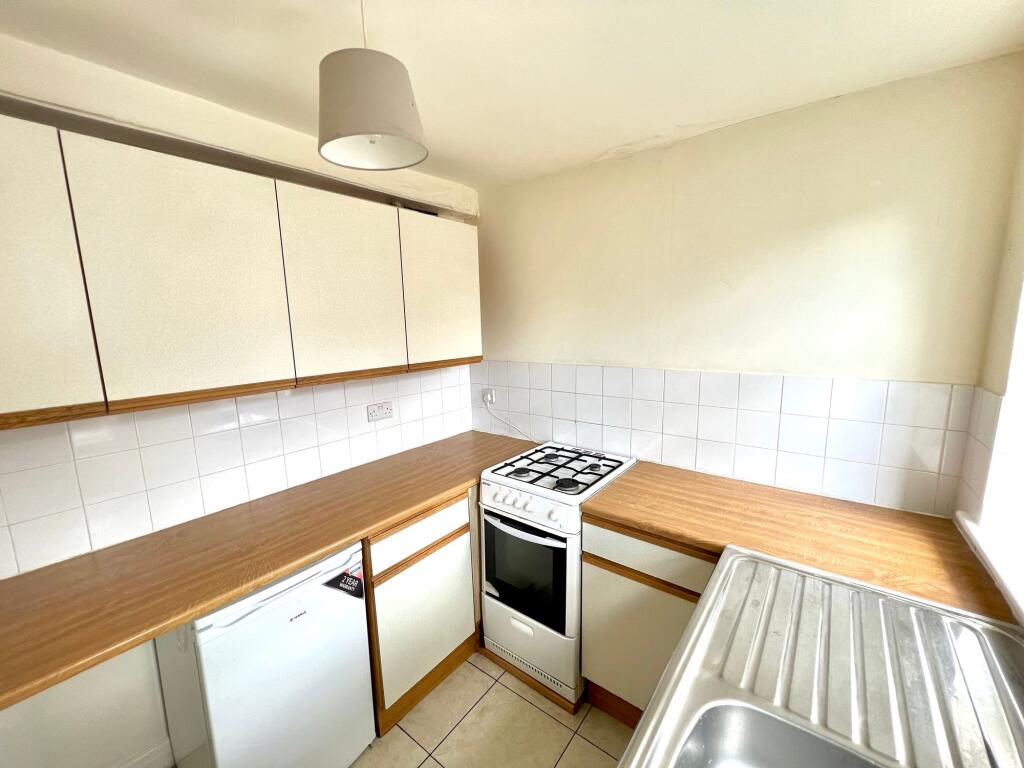 Apartment in Manchester, Whalley Range - View 3