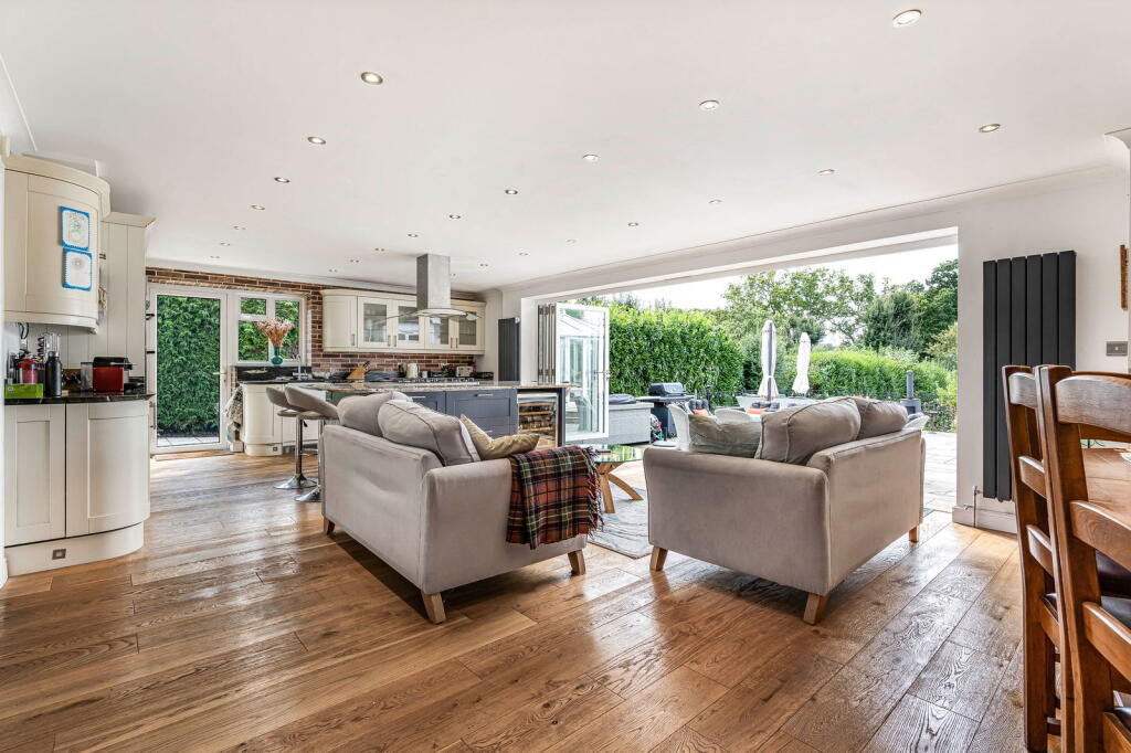 Woodlands Road, Little Bookham photo 3