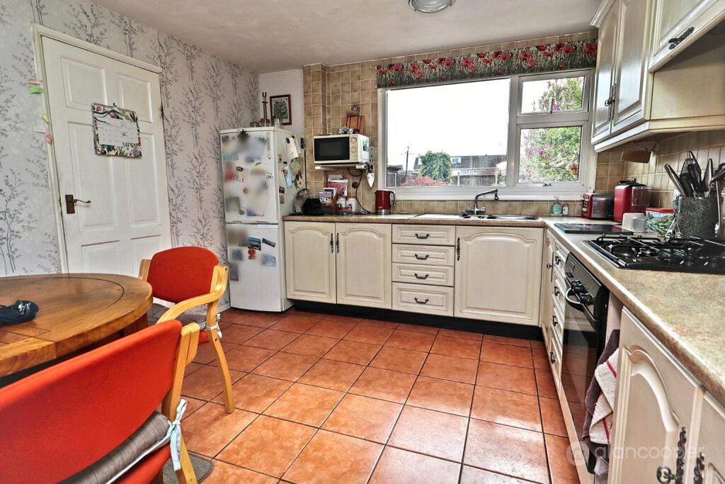 House in Nuneaton and Bedworth, Warwickshire - View 5