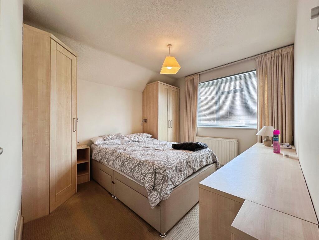 House in Hart, Church Crookham - View 5
