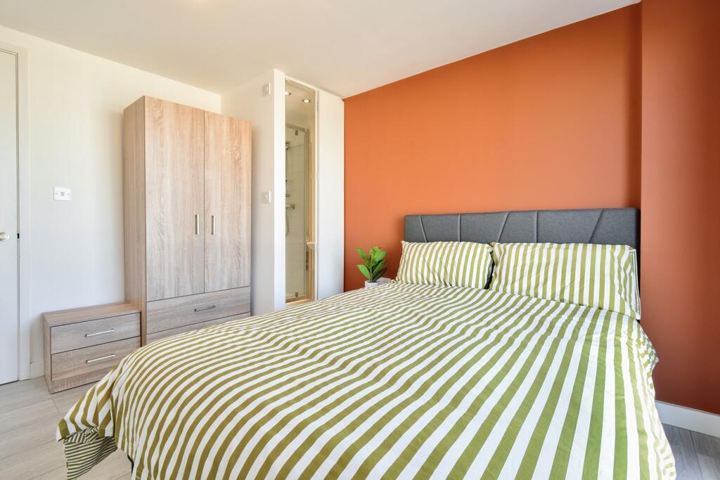 Apartment in Leeds, West Yorkshire - More
