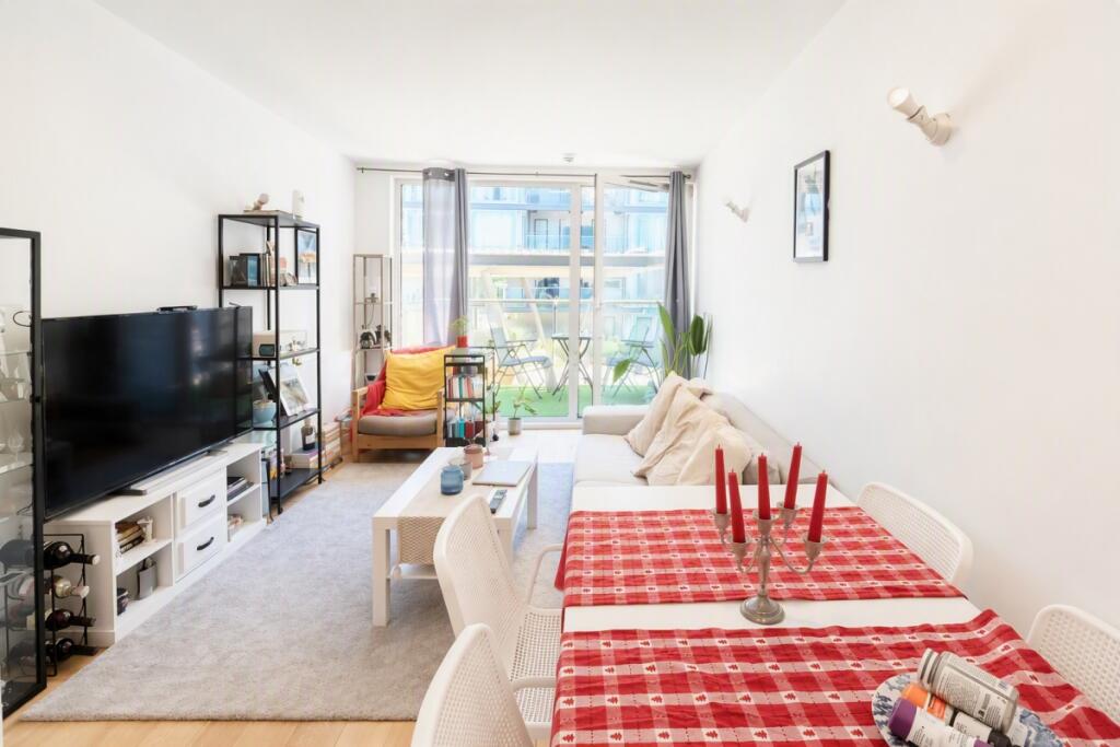 Apartment in Southall - View 4